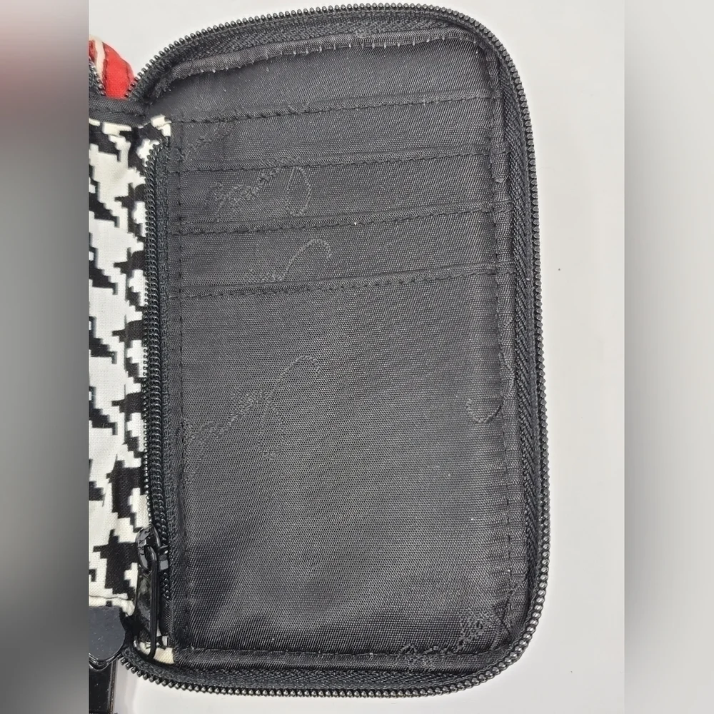 VERA BRADLEY CARRY IT ALL WRISTLET WALLET RED WHITE BLACK DECO DAISY QUILTED